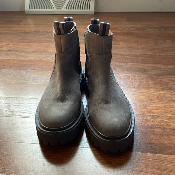 Madewell ankle boots. 8.5. Women’s grey side zip - Picture 2 of 9